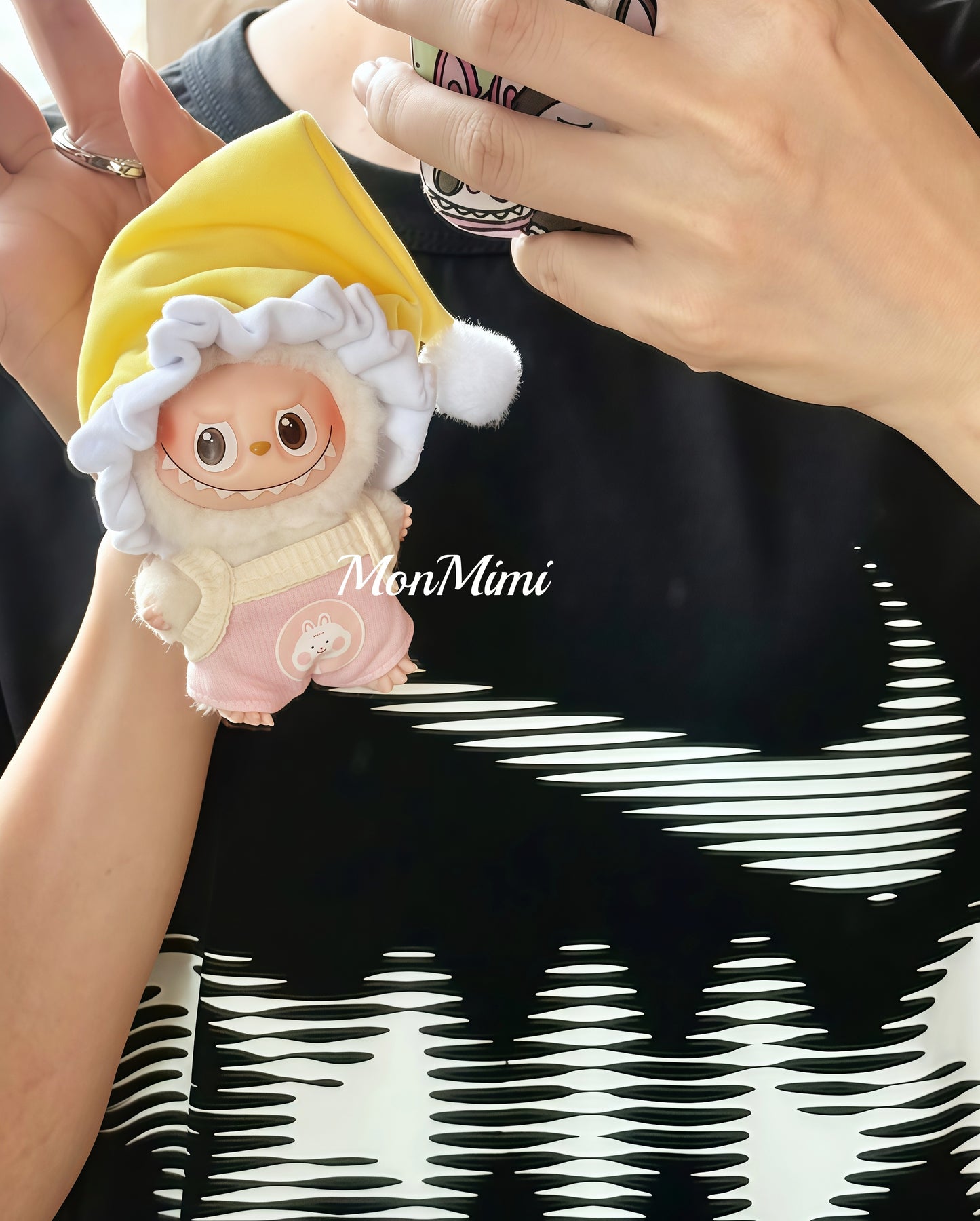 10cm The Mini Monsters Labubu Yellow Hat Pajama Doll Outfit Lm007